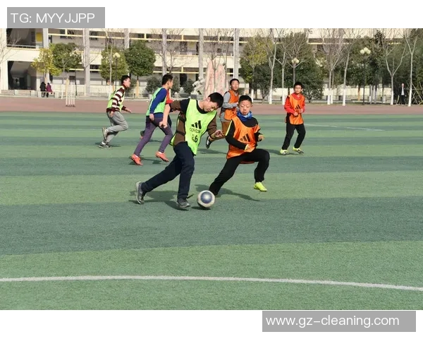 青春的梦想与拼搏足球明星们的成长之路与荣耀时刻